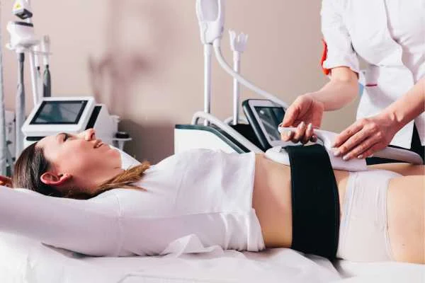 woman having body sculpting to help improve her body image and her mental health Didcot